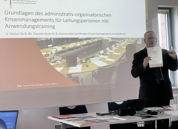 Bild vergr&ouml;&szlig;ern: Klaus-Dieter Tietz ist ein Profi f�r Verwaltungsst�be