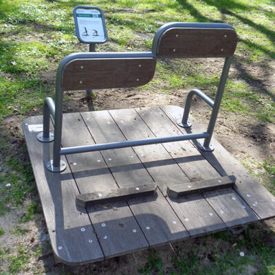 Bild vergr&ouml;&szlig;ern: Die Outdoor-Sportger�te komplettieren das Ensemble im Park des Friedens