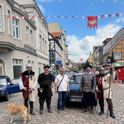 Bild vergr&ouml;&szlig;ern: Oldtimertreff an der Breiten Stra�e