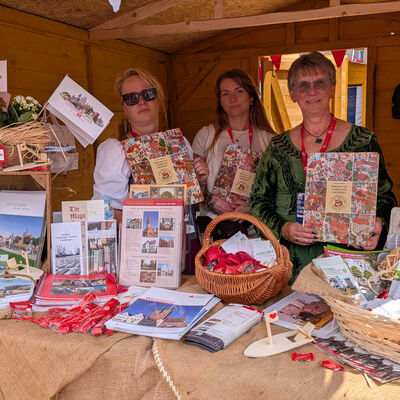 Bild vergr&ouml;&szlig;ern: Jean Kusian (v.l.), Marie-Luise B�hm und Monika Gille warben f�r die Altmark