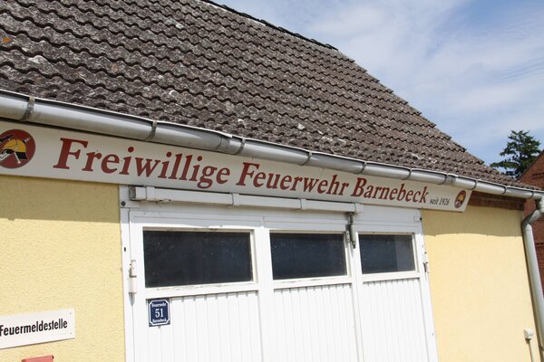Bild vergr&ouml;&szlig;ern: L�schgruppe Barnebeck