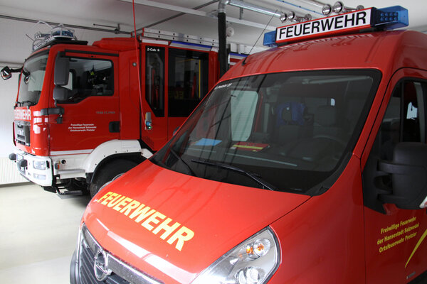 Bild vergr&ouml;&szlig;ern: Ortsfeuerwehr Pretzier HLF 10 & MTW