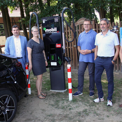 Bild vergr&ouml;&szlig;ern: Salzwedel M�rchenpark Lades�ule 1