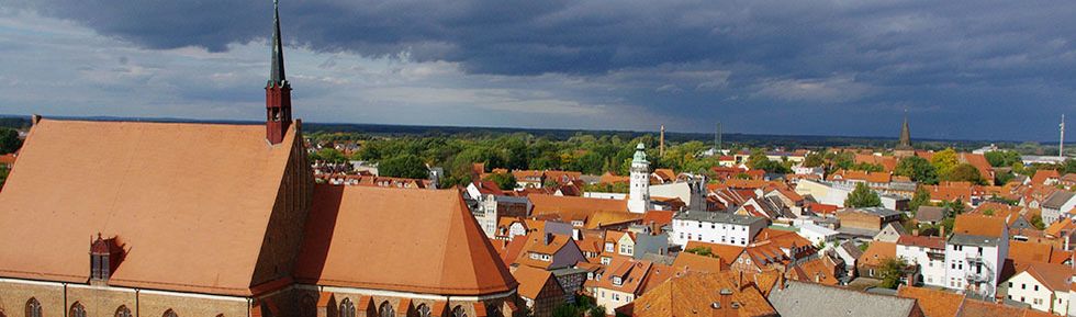 Blick Richtung Mönchskirche, Rathausturm und Katharinenkirche