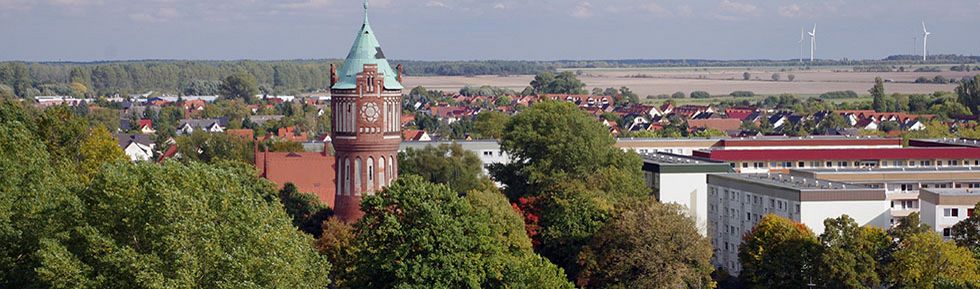 Blick auf Wasserturm und Wohngebiet "Friedensring"